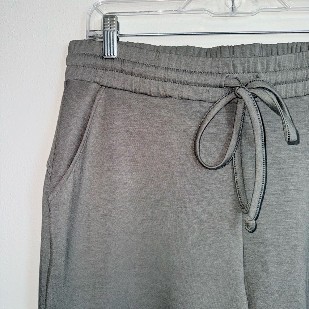 Maurices Cloud Scuba Wide Leg Sweatpants Sage Green High Rise NWT Large Women’s - Picture 2 of 13